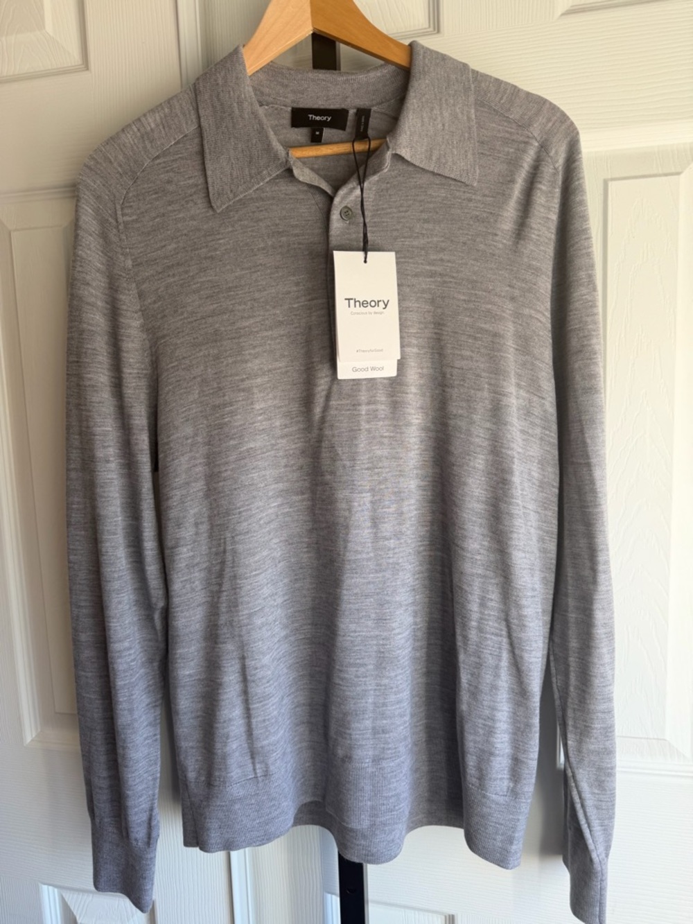 NWT Theory Cool Heather Grey Long-Sleeve Polo 
Men’s 100% Wool Size: M